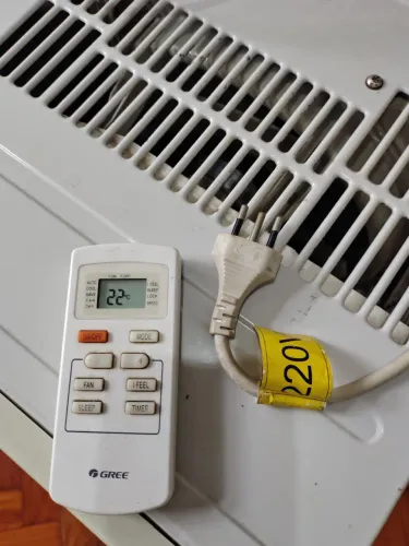 Ar condicionado de janela com controle
