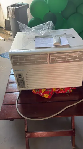 Vende-se esse ar-condicionado nunca usado, techfrio 10.000 btus 