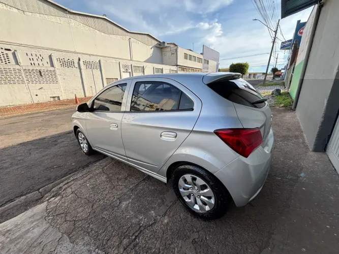 Chevrolet Onix Hatch LT 1.0 8V Flex Mec. 4P 2018