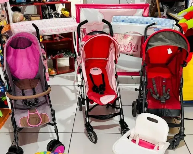$99,99 av cada um Carrinhos d passeio guarda-chuva, ate 15kg reclinaveis. 