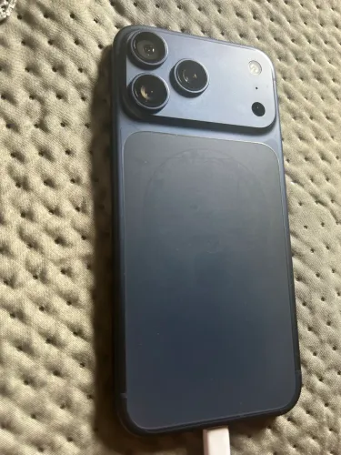 IPhone 17 pro max azul