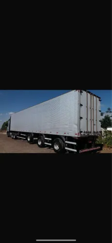 Carreta baú