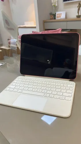 IPAD 10, com acessórios Apple