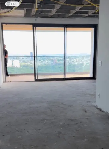 VENDO PORTA ESQUADRILHA ALTO PADRÃO GOLD 