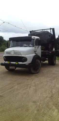 Vendo caminhão poliguindastre 