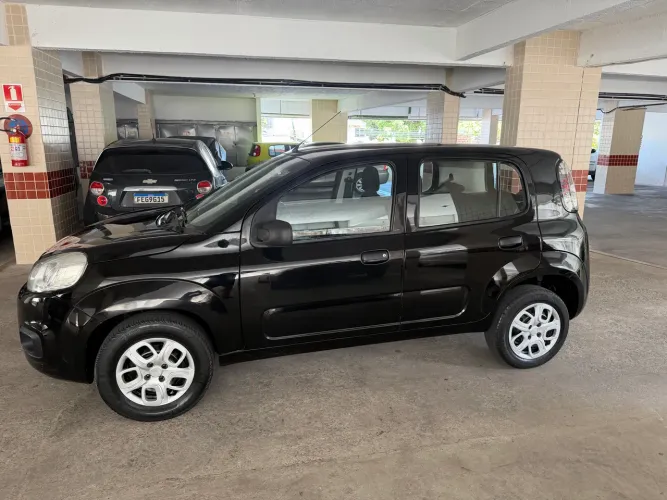Fiat Uno Attractive 1.0 EVO Fire Flex 8V 5P 2015