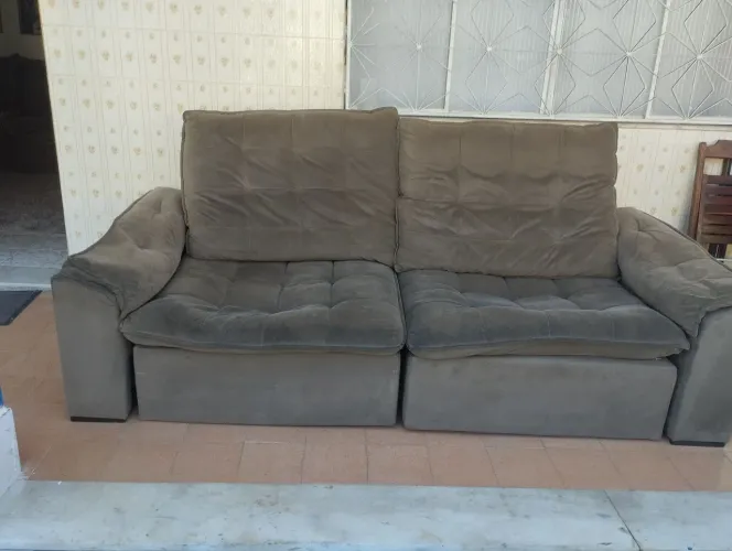 Sofá retrátil usado barato 