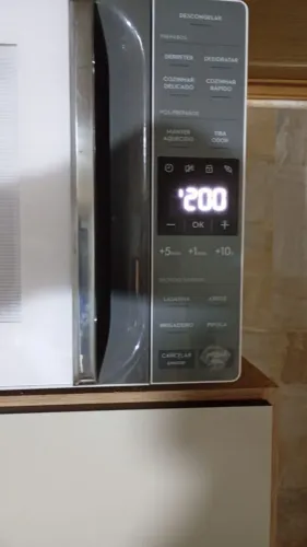 Microondas Eletrolux 23 l 220v + fritadeira ayrfrayer mondial 220v 