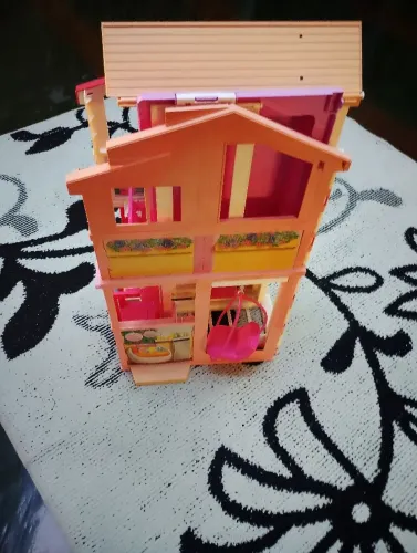 Casa da Barbie com elevador da Mattel