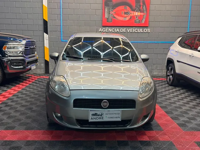 Fiat Punto Attractive 1.4 Fire Flex 8V 5P 2011