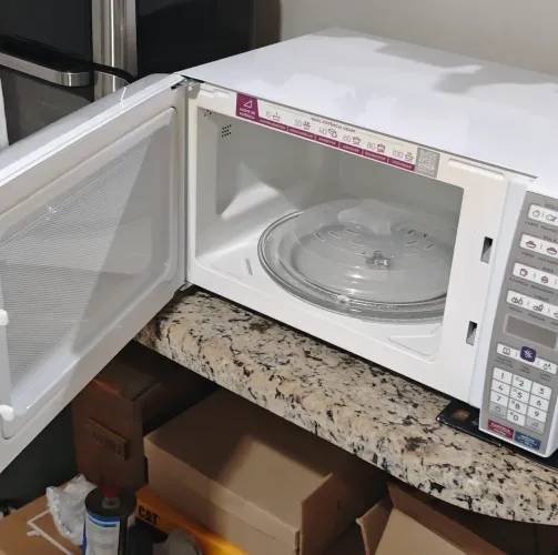 Microondas Electrolux semi-novo 34 Litros 