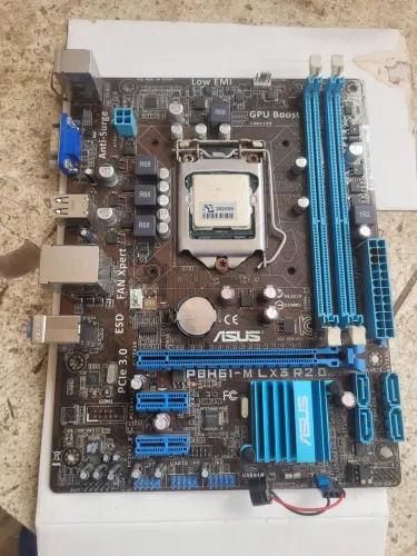 Placa mae com processador i3 2028