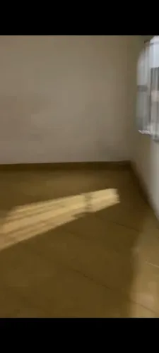 Alugo casa