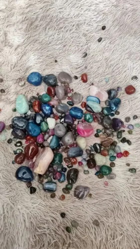 Pedras coloridas