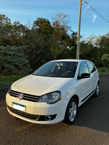Volkswagen Polo Sportline 1.6 MI Total Flex 8V 5P 2013