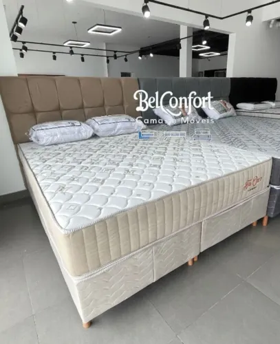 Cama Queen de molas ensacadas,