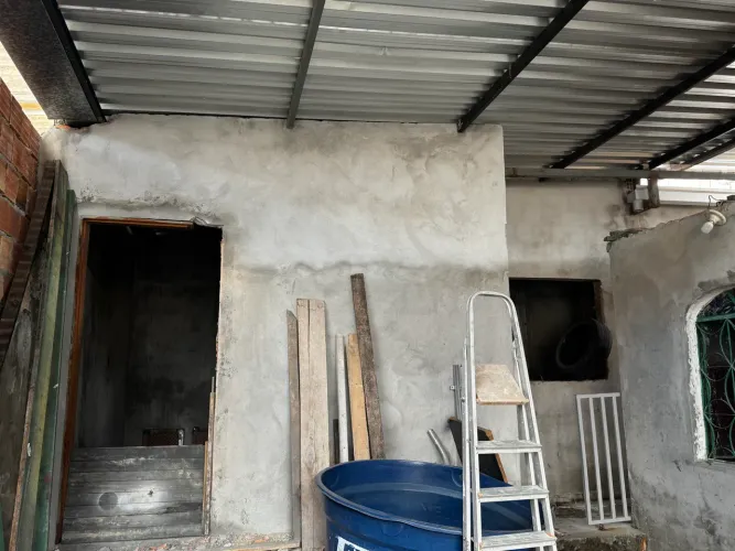 VENDE-SE - 2 IMÓVEIS NO MESMO TERRENO