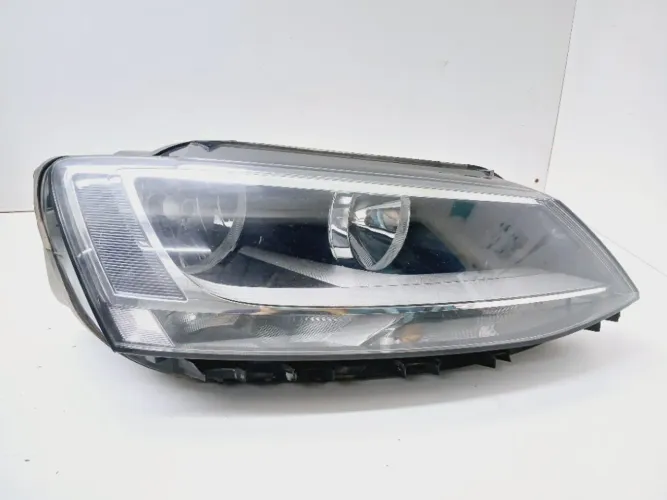 Farol Direito Vw Jetta Tsi 1.4 2016 2017 P/ Recuperar  Direito/passageiro