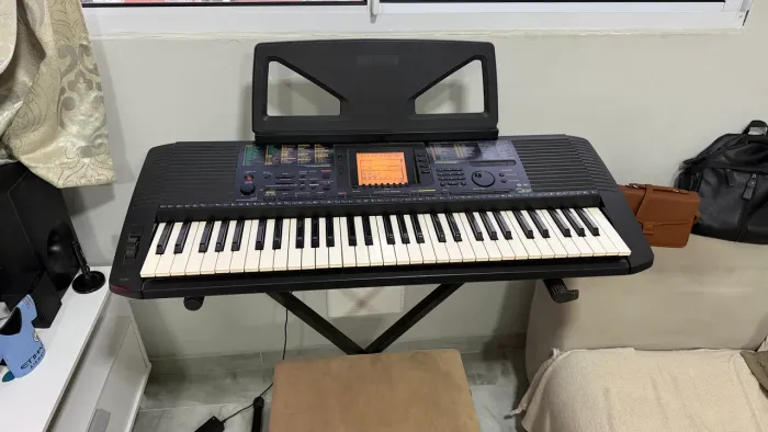 Teclado Yamaha PSR B50 ( msm coisa do Psr 530) com banco e suporte 