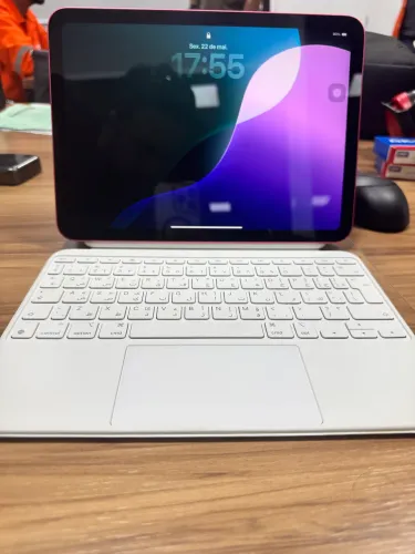 iPad 10, 256GB + Magic Keyboard