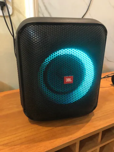 Jbl encore essencial em perfeito estado