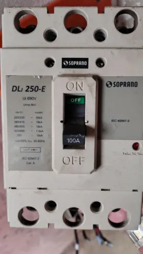 Disjuntor 100A em ótimo estado