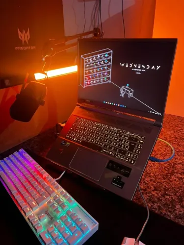 Acer Predator Triton 300 SE - Notebook Gamer