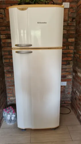 Geladeira Electrolux DC47