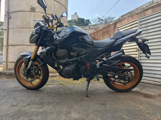 Kawasaki Z750 2010 - Impecável