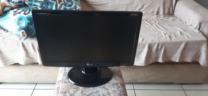MONITOR LG VGA 19" 