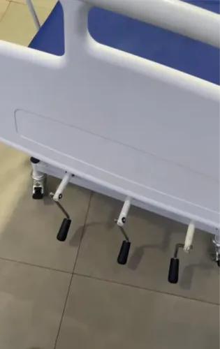 Cama hospitalar com dois movimentos, cabeceira/pés