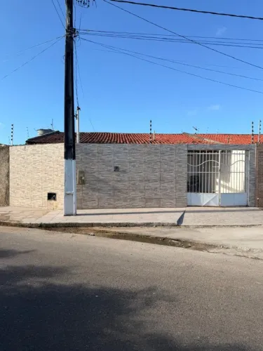 VENDE-SE CASA NA ARUANA