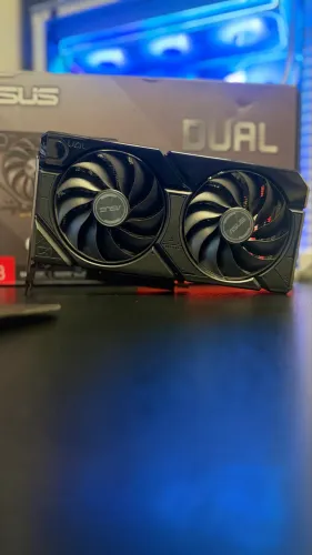 Rx 7600 -Asus Dual