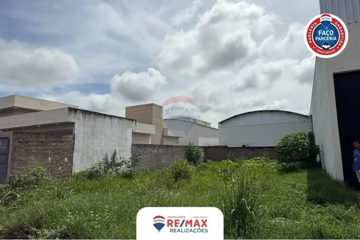 Lote à venda no Bairro Planalto