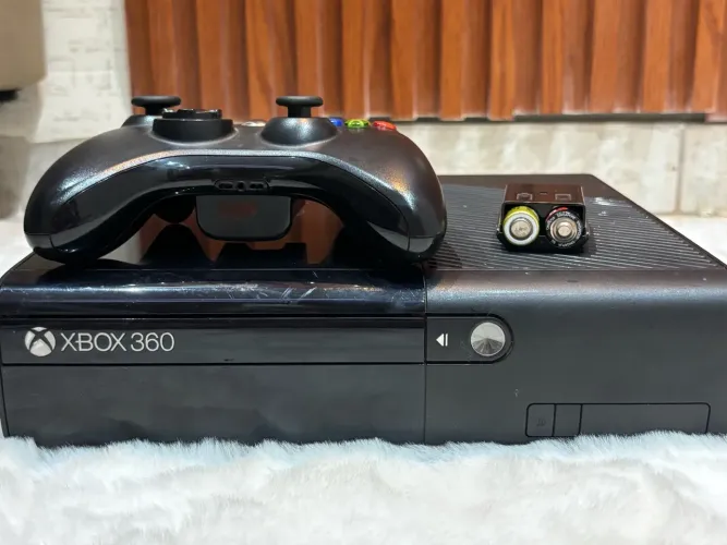 Xbox 360 semi novo