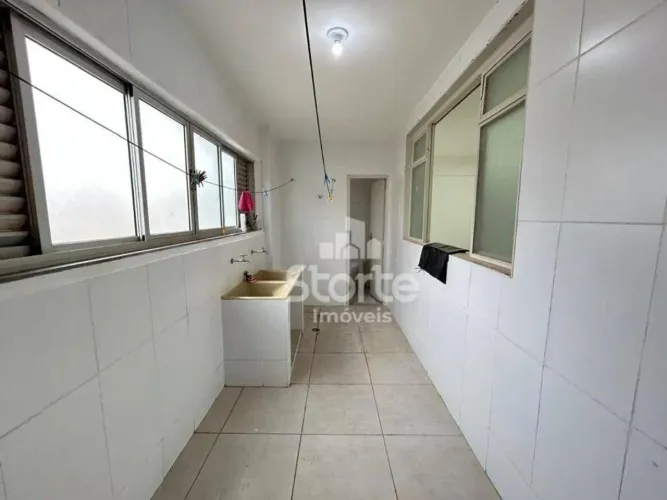 Apartamento com armários, 3/4 para alugar, 115m² por R$ 3.200/mês - Centro - Uberlândia/MG