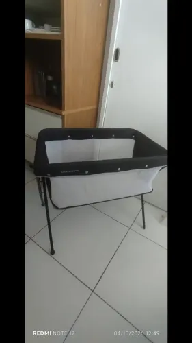 Berços, carrinho e cadeirinha de bebê em ótimo estado