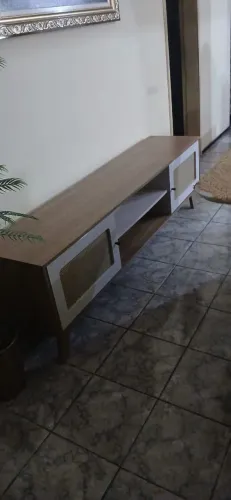 Rack Para TV Estilo Retrô com Detalhes em Palhinha (Excelente estado)