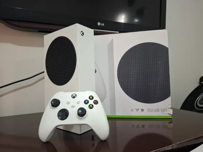 Xbox Series S + Controle Original + Caixa + Capa