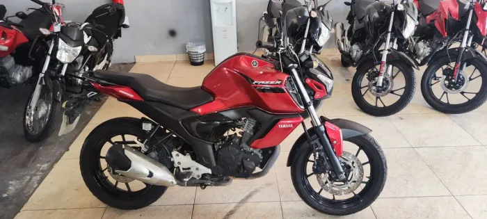 YAMAHA FZ 15 VERMELHA 2024 Shalon veículos Cariacica