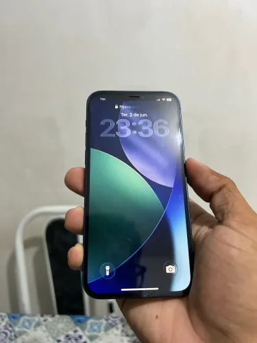 Vendo iPhone 12 em ótimo estado 