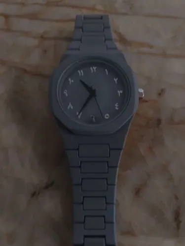 Relógio Analógico Moderno Cinza - Estilo Minimalista e Elegante