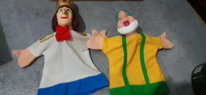 Kit 2 Fantoches De Mão Branca De Neve E Sete Anões