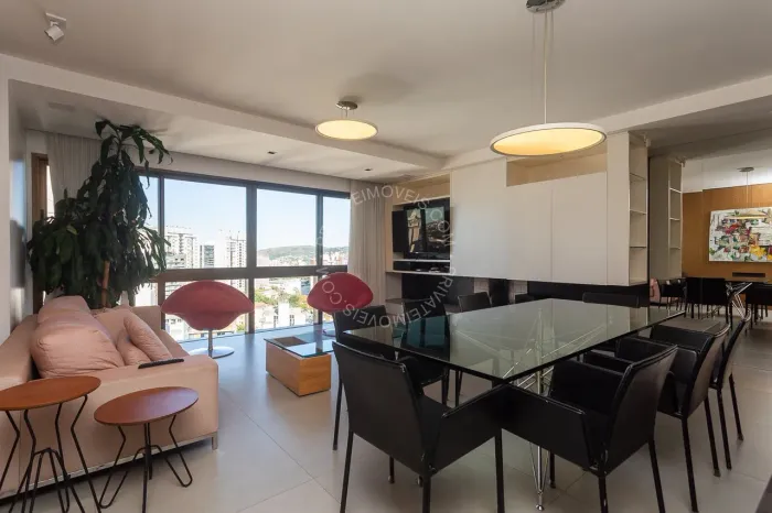 Apartamento mobiliado para alugar no Petrópolis com 3 quartos (1 suíte)