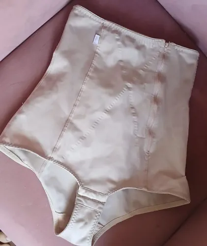 Cinta tamanho M, marca Moderna.