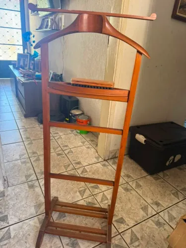 Mancebo Valet Vintage em Madeira - Porta-Paletó e Calças