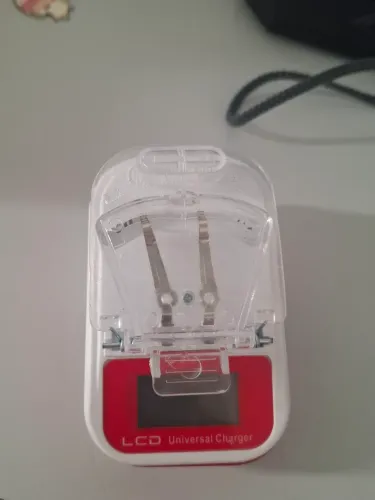 Carregador de bateria universal