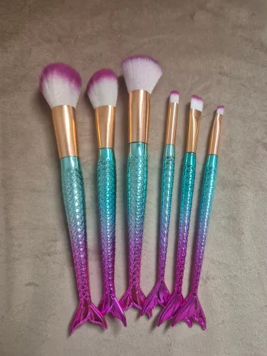 Jogo de 6 pincéis sereia em ótimo estado 