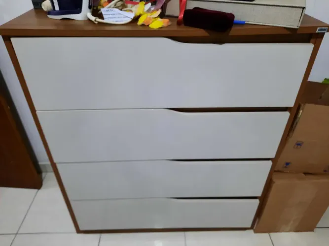 Cômoda / Gaveteiro com 4 gavetas 