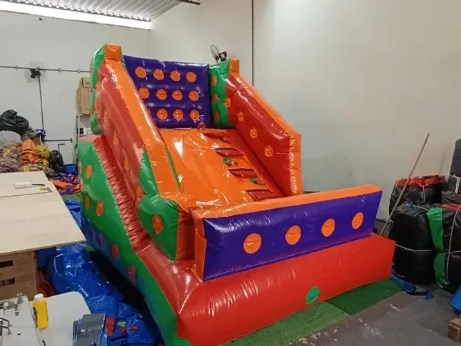 Mini Tobogã Inflável 3,0m com motor para área Kids
